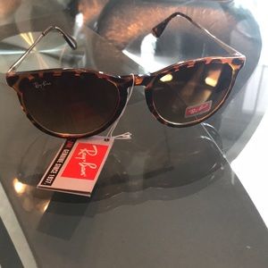 ERIKA CLASSIC Sunglasses Rayban.